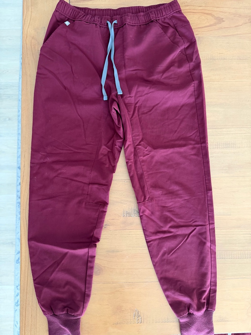 Figs Men's Tansen Jogger Scrub Pants - Burgundy - Size Medium